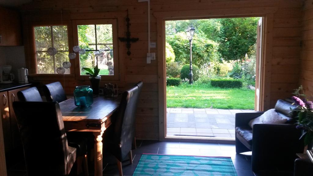 Guesthouse Vakantiehuis In Een Mooie Tuin In Het Centrum Van Zuidlaren! Eksteriør billede